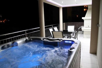 kristal paris apartments