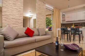 kristal paris apartments