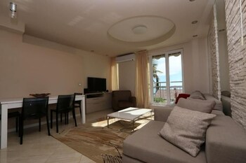 kristal paris apartments