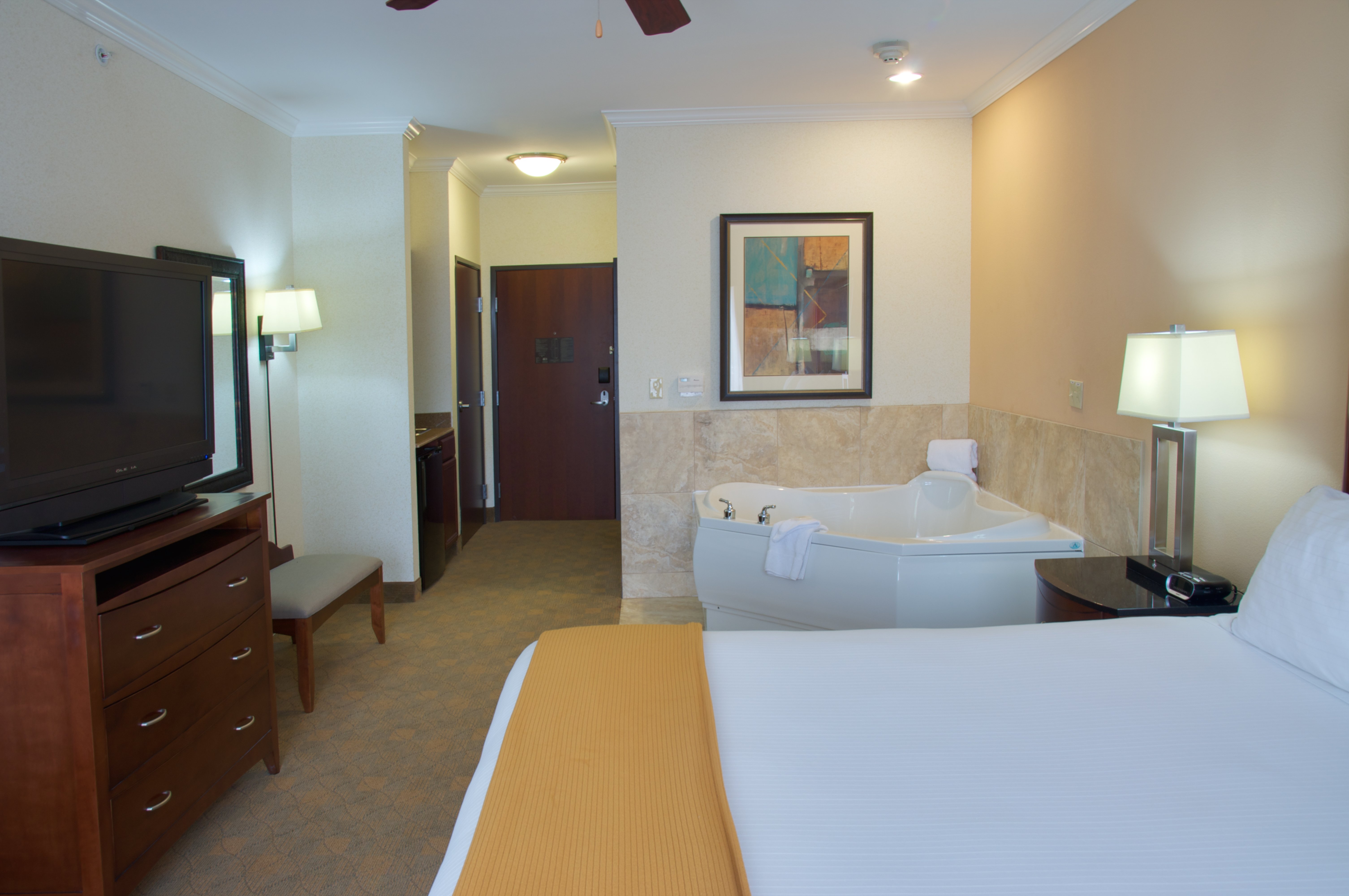 holiday inn express and suites lufkin south by ihg