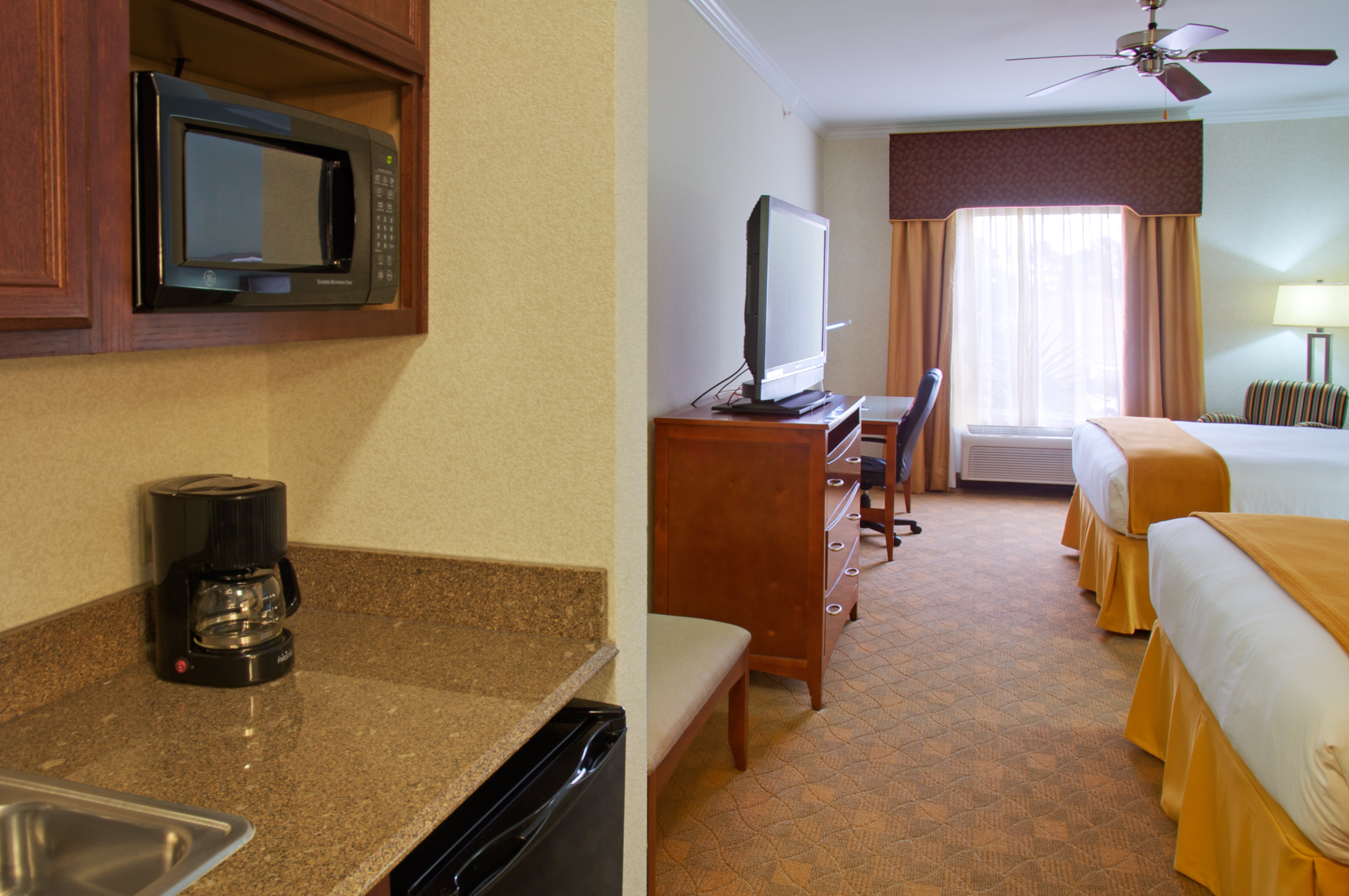 holiday inn express and suites lufkin south by ihg