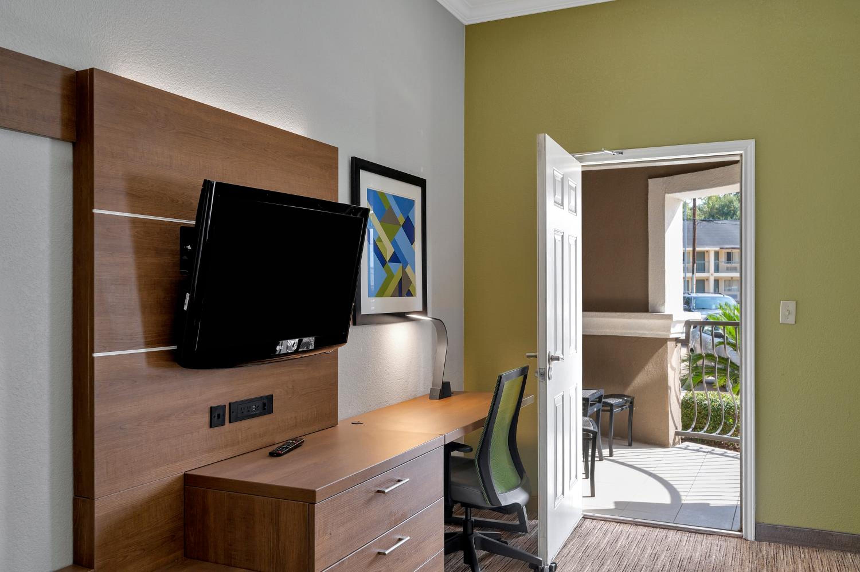 holiday inn express and suites lufkin south by ihg