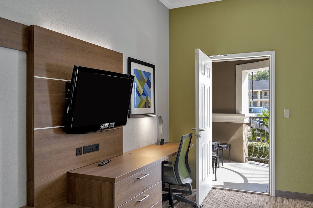 holiday inn express and suites lufkin south by ihg