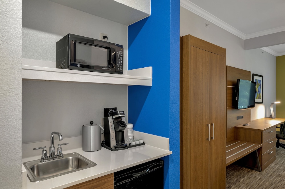 holiday inn express and suites lufkin south by ihg