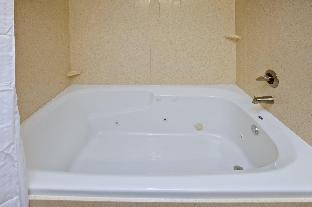 holiday inn express and suites seymour by ihg