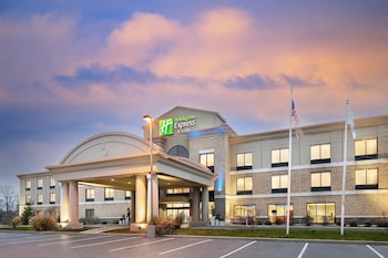 holiday inn express and suites seymour by ihg