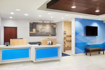 holiday inn express and suites seymour by ihg