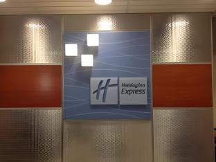 holiday inn express and suites columbus edinburgh by ihg