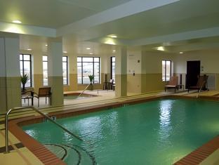 holiday inn express and suites columbus edinburgh by ihg