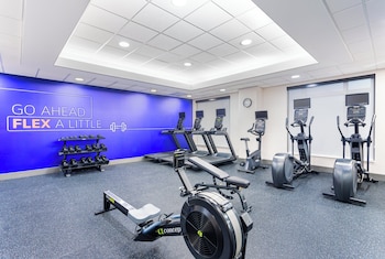 holiday inn express and suites columbus edinburgh by ihg