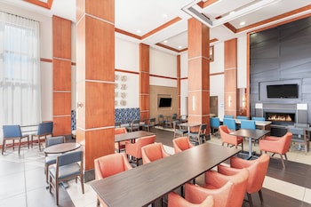 holiday inn express and suites columbus edinburgh by ihg