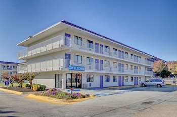Motel 6 Capitol Heights, Md - Washington,Capitol Heights>>Baileys Crossroads,2 star