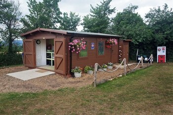 Kits Coty Glamping,,3 star