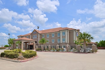 comfort inn and suites winnie