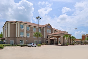 comfort inn and suites winnie