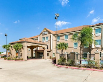 comfort inn and suites winnie