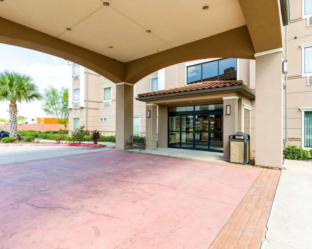 comfort inn and suites winnie