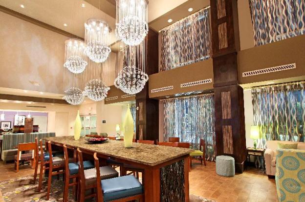 hampton inn and suites winnie