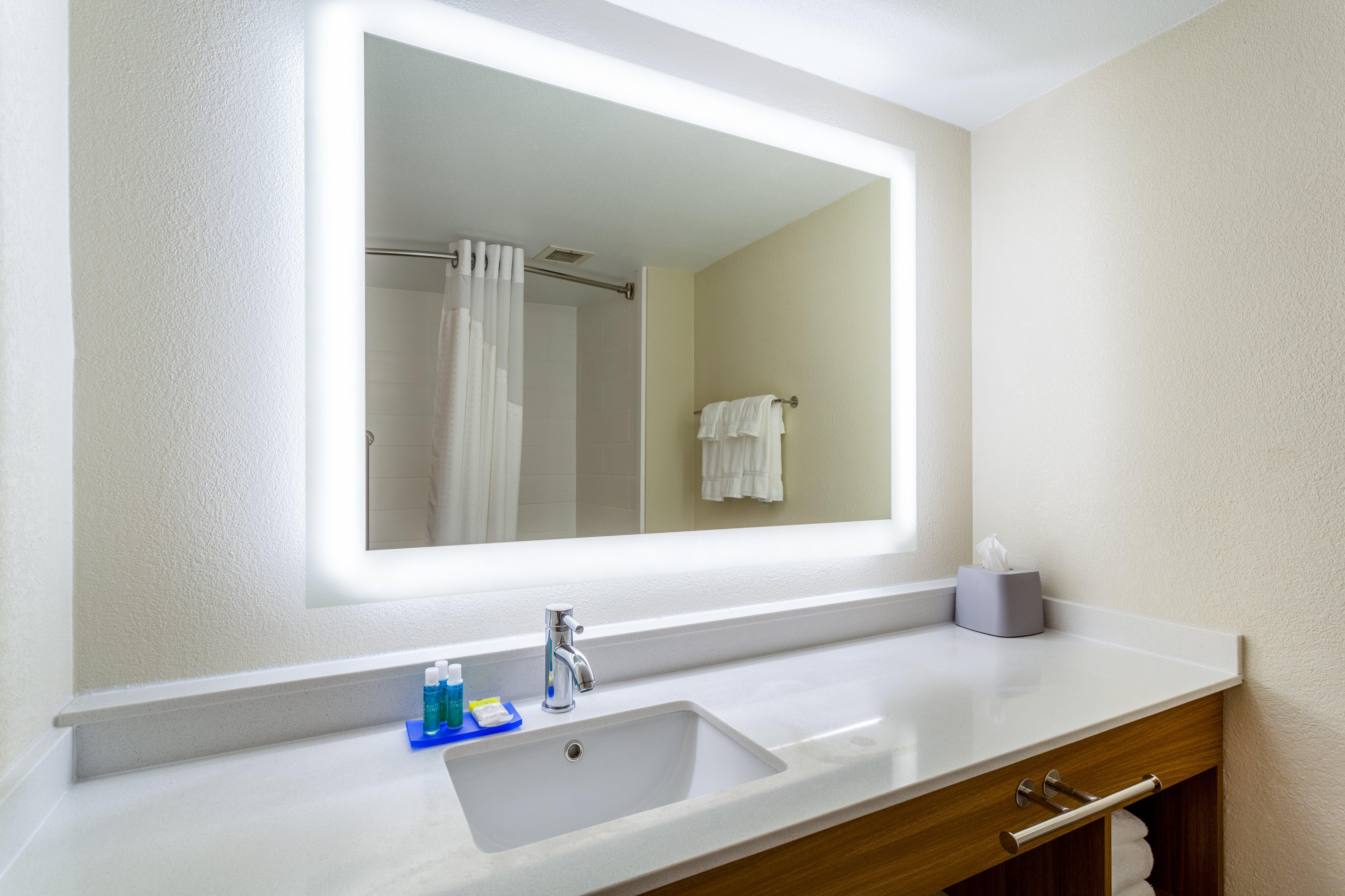 holiday inn express and suites cedar falls waterloo by ihg