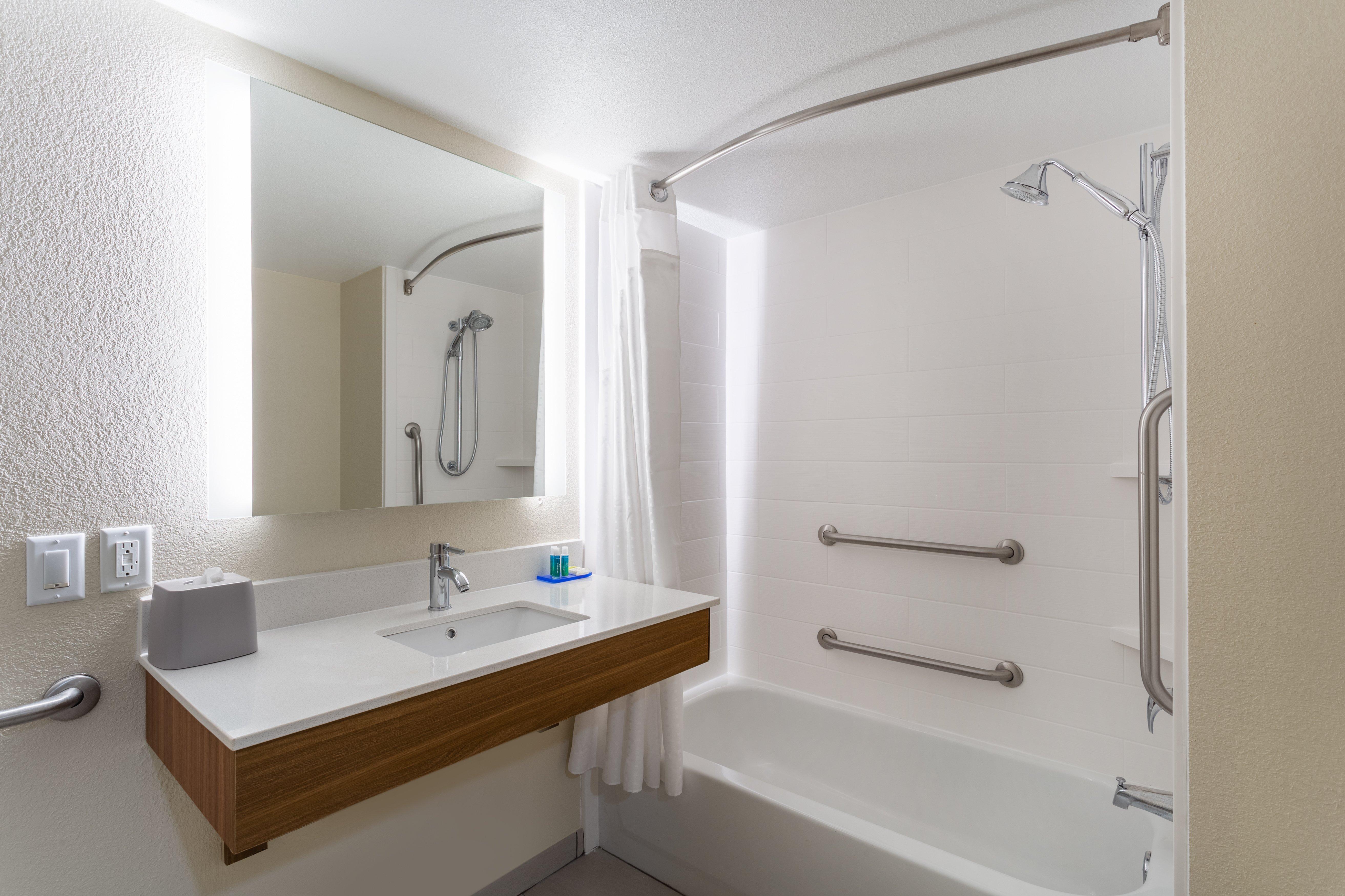 holiday inn express and suites cedar falls waterloo by ihg
