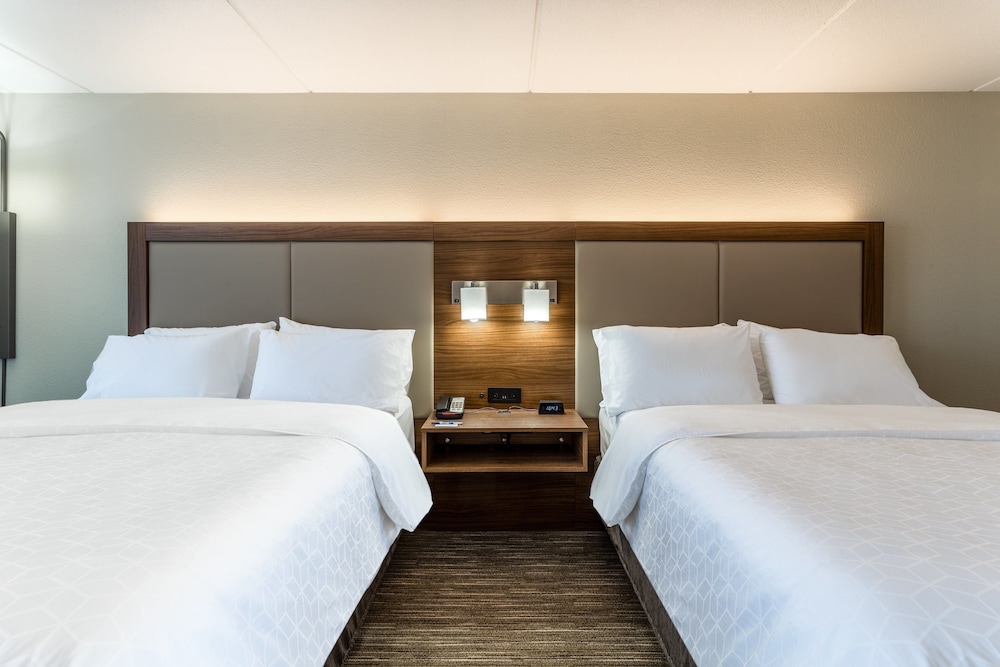 holiday inn express and suites cedar falls waterloo by ihg