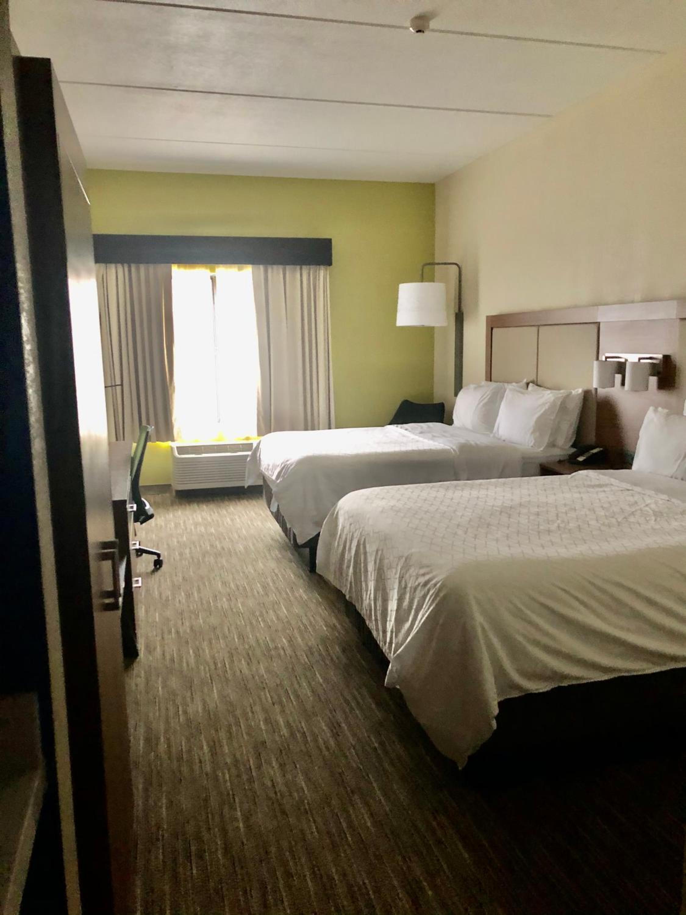 holiday inn express and suites cedar falls waterloo by ihg