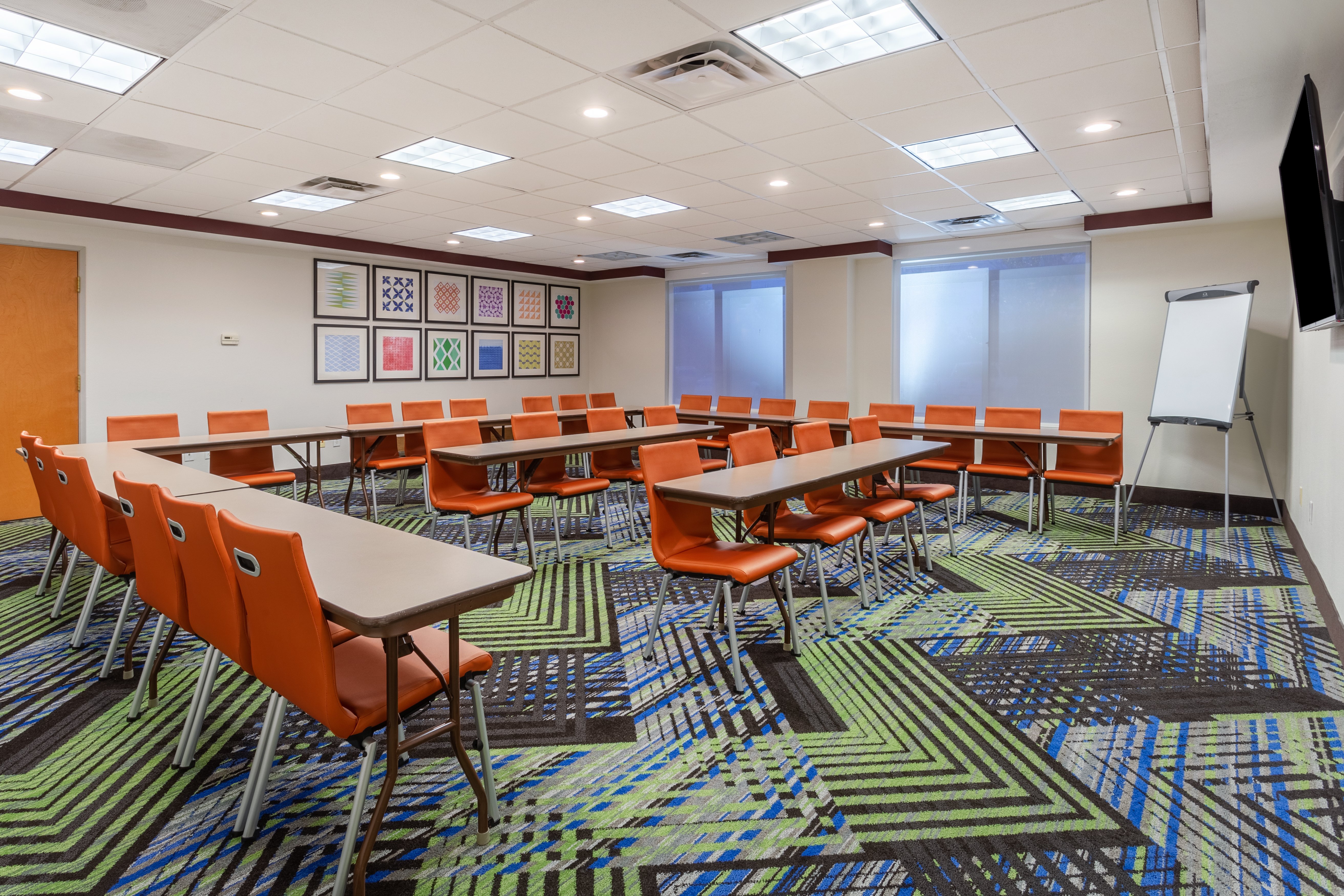 holiday inn express and suites cedar falls waterloo by ihg