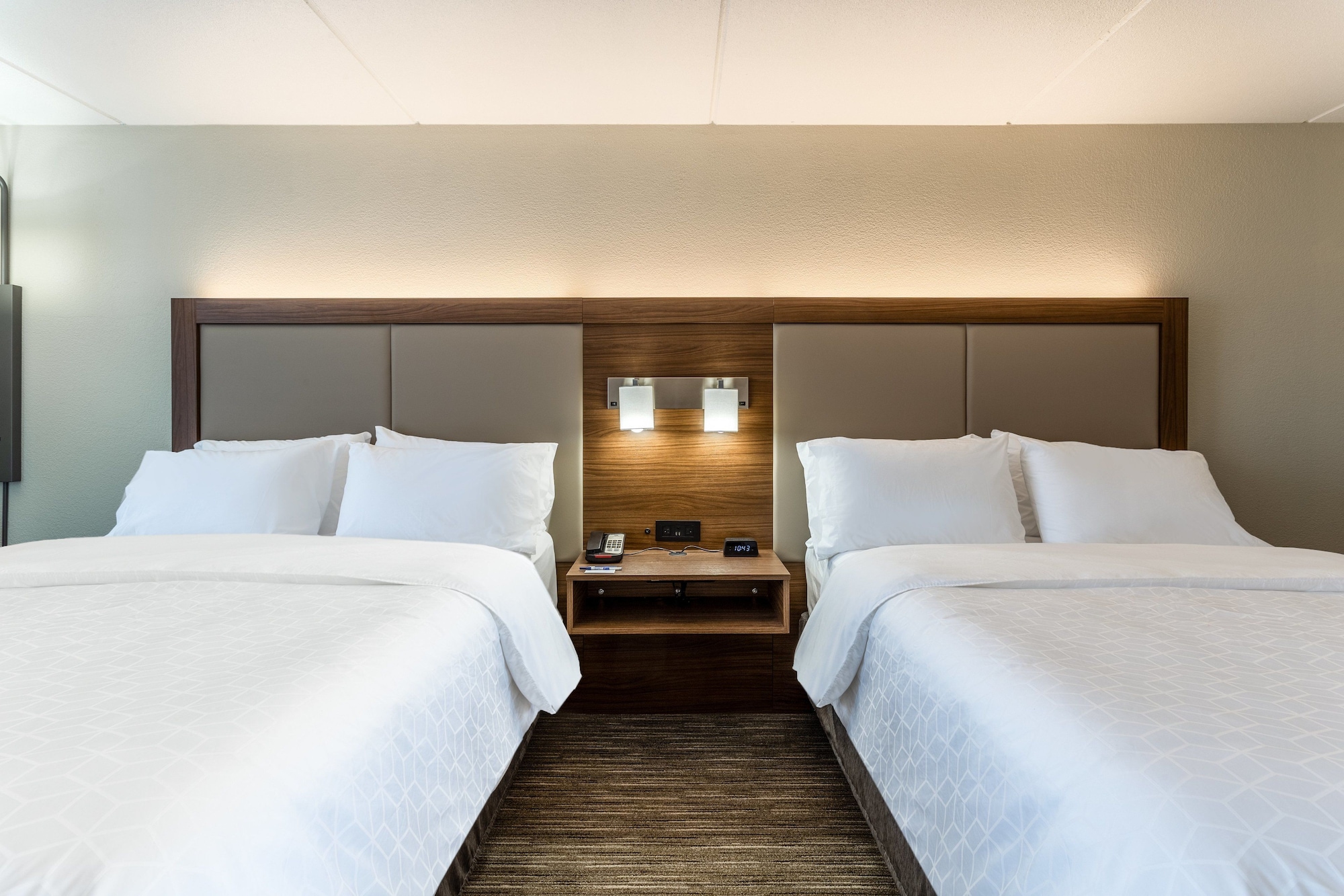 holiday inn express and suites cedar falls waterloo by ihg