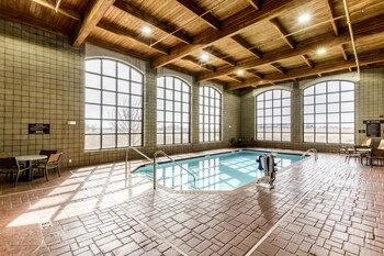 Holiday Inn Express And Suites Cedar Falls Waterloo By Ihg,Waterloo>>Cedar Falls,3 star