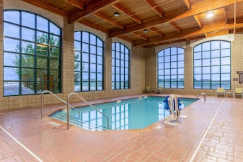 Holiday Inn Express And Suites Cedar Falls Waterloo By Ihg,Waterloo>>Cedar Falls,3 star