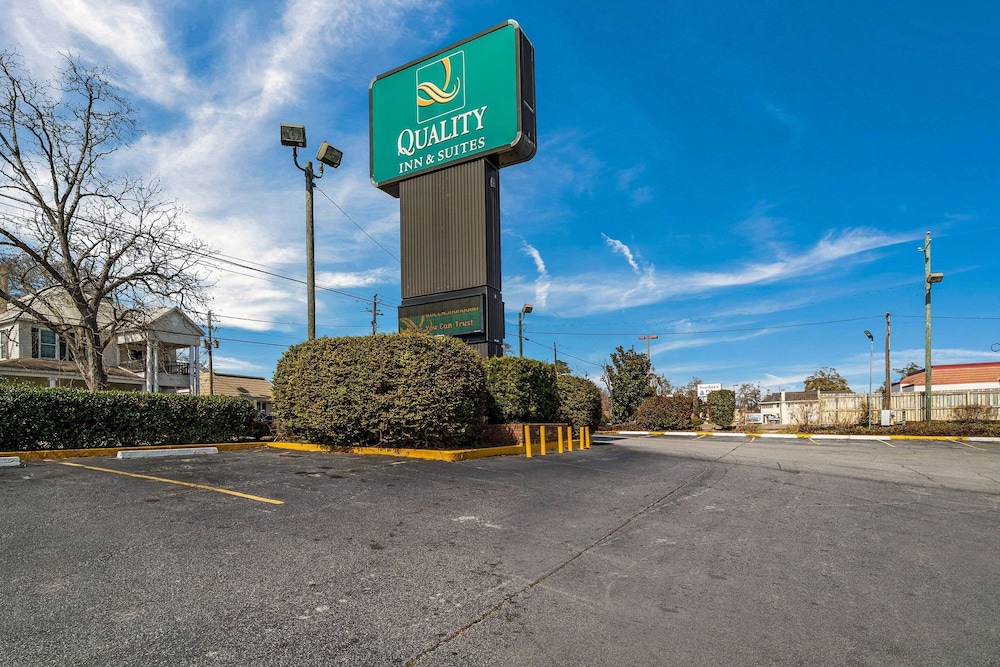 quality inn and suites statesboro area