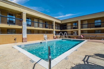 quality inn and suites statesboro area