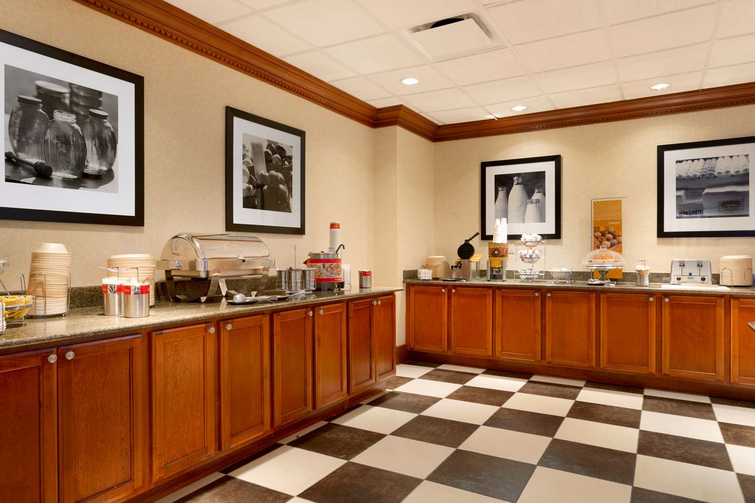 hampton inn and suites detroit chesterfield township