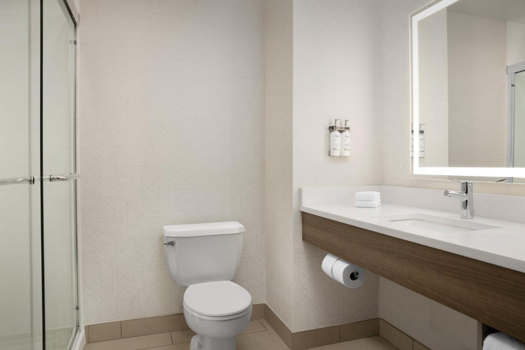 hampton inn and suites detroit chesterfield township