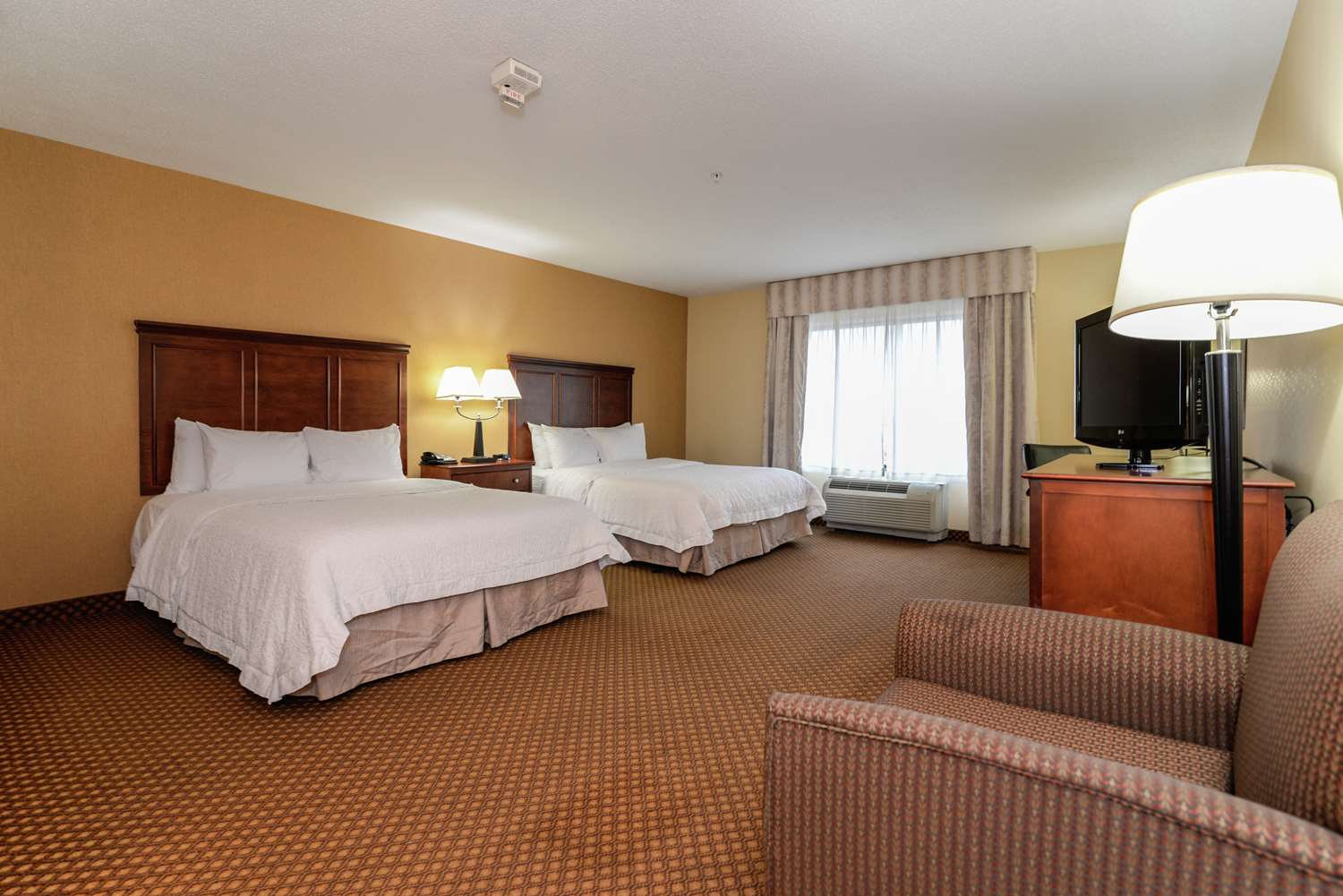hampton inn and suites detroit chesterfield township