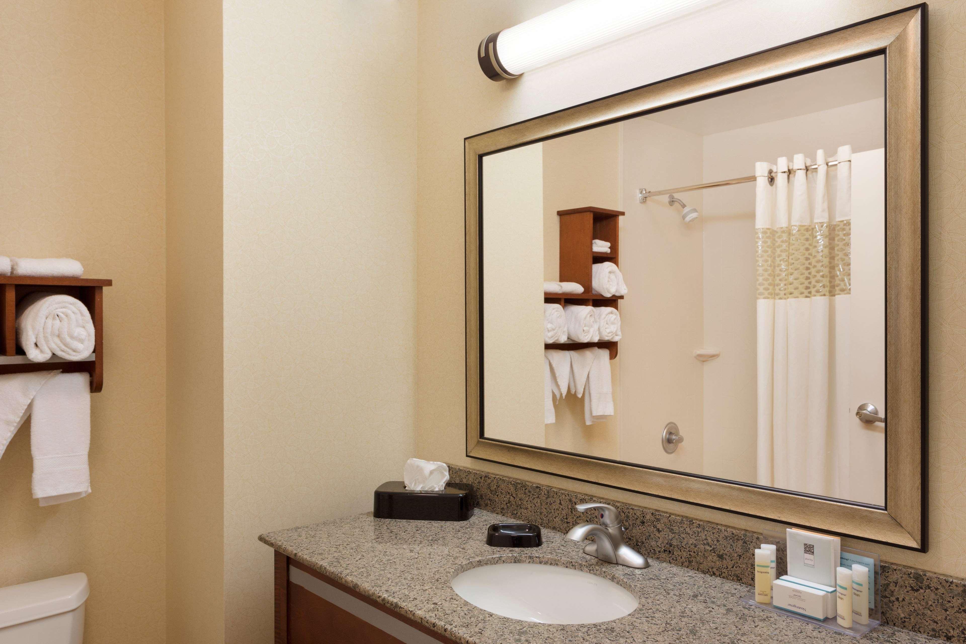 hampton inn and suites detroit chesterfield township