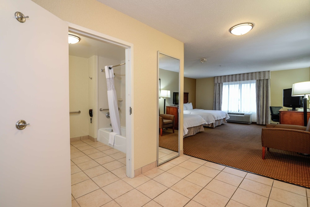 hampton inn and suites detroit chesterfield township