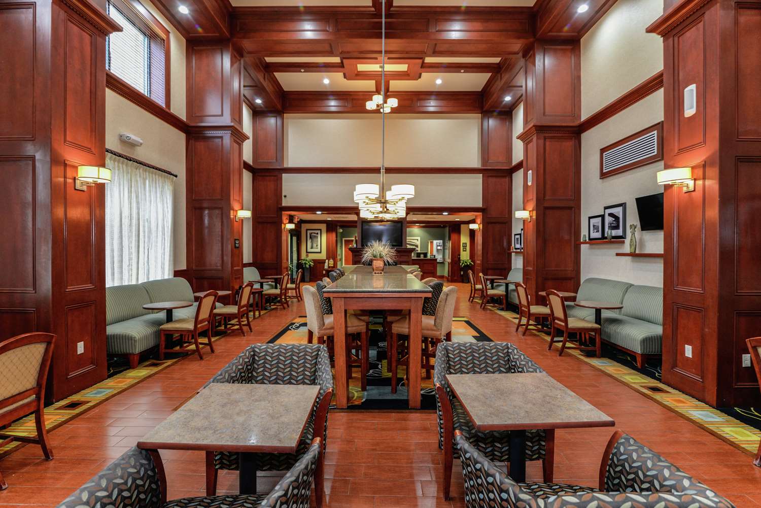 hampton inn and suites detroit chesterfield township