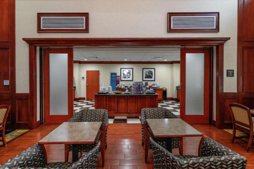 hampton inn and suites detroit chesterfield township