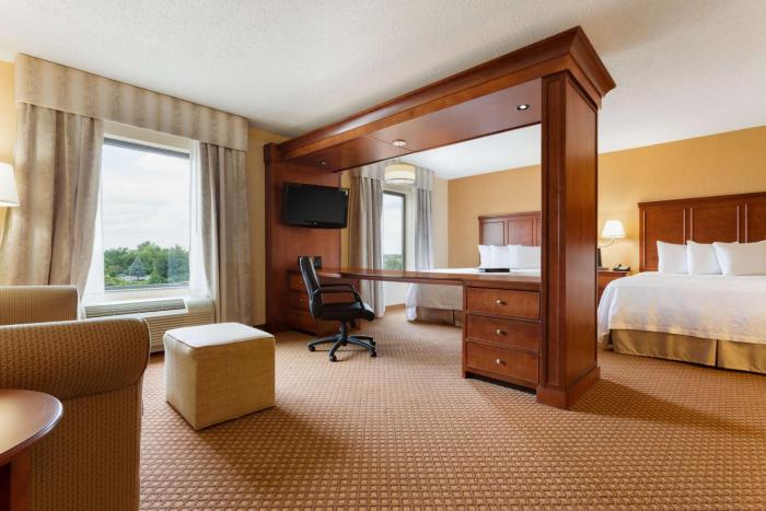 hampton inn and suites detroit chesterfield township