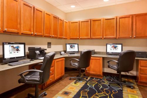 hampton inn and suites detroit chesterfield township