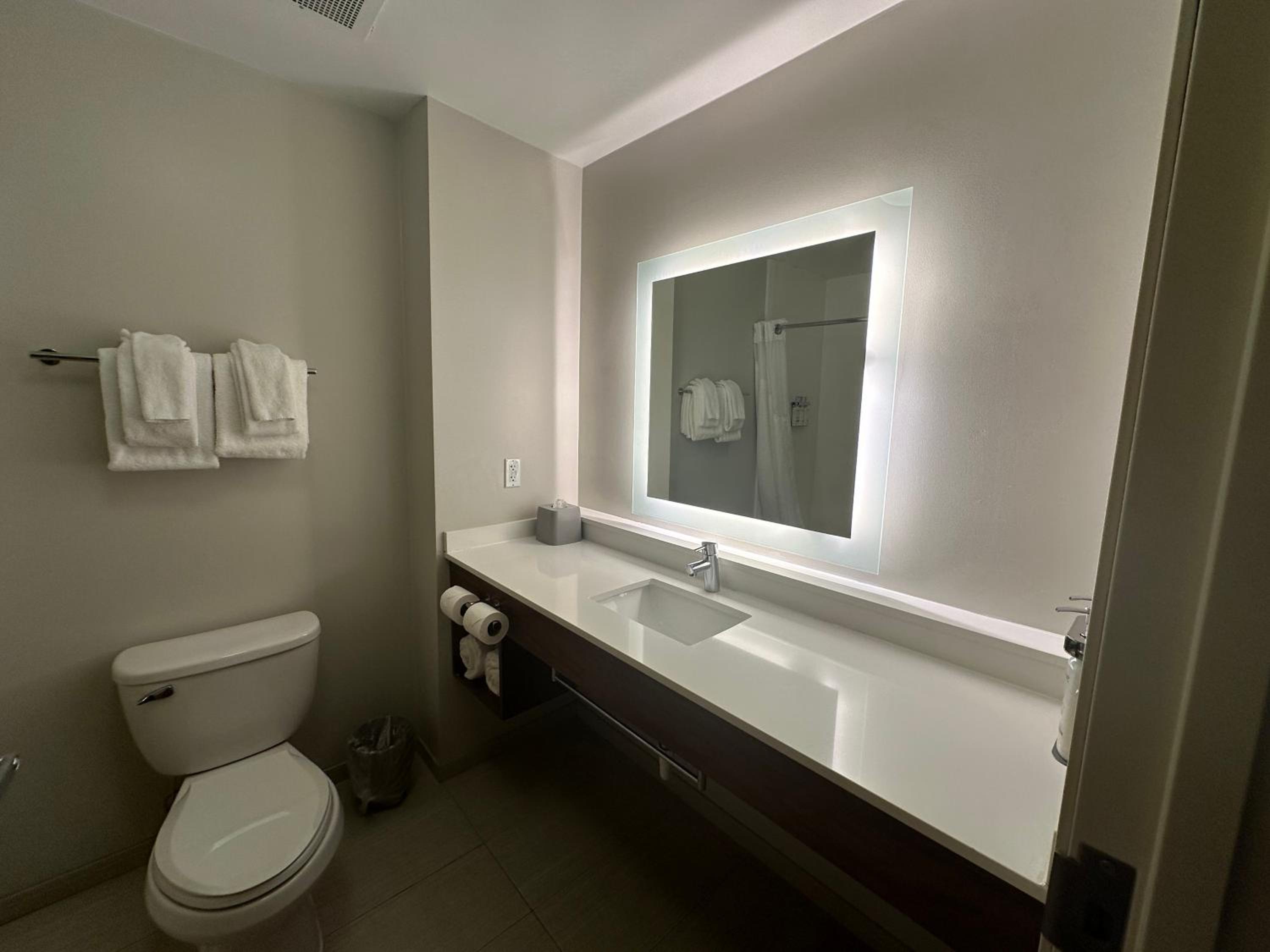 holiday inn express and suites chesterfield by ihg