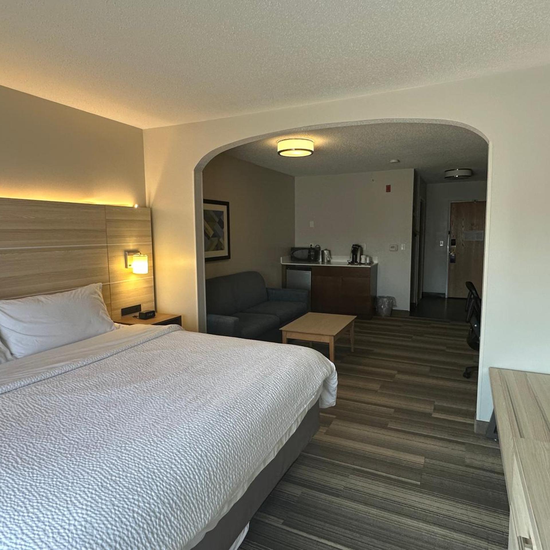 holiday inn express and suites chesterfield by ihg