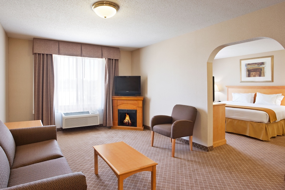 holiday inn express and suites chesterfield by ihg