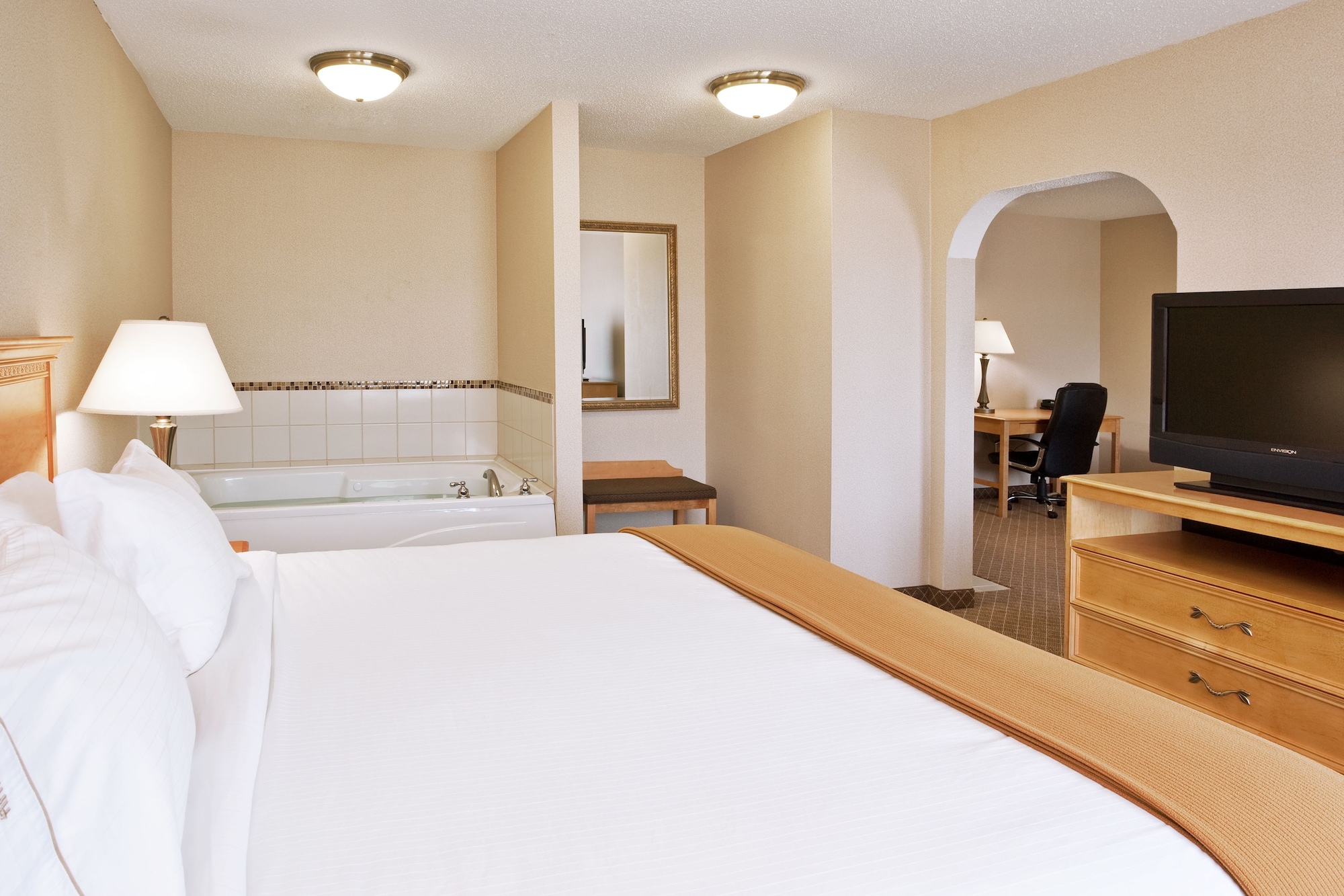 holiday inn express and suites chesterfield by ihg