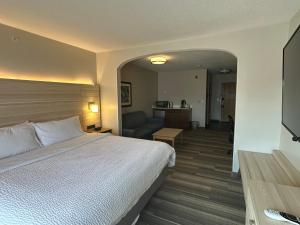 holiday inn express and suites chesterfield by ihg