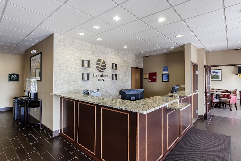 comfort inn and suites near university of wyoming