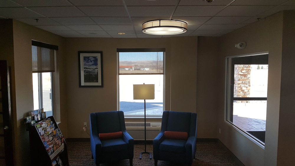 comfort inn and suites near university of wyoming
