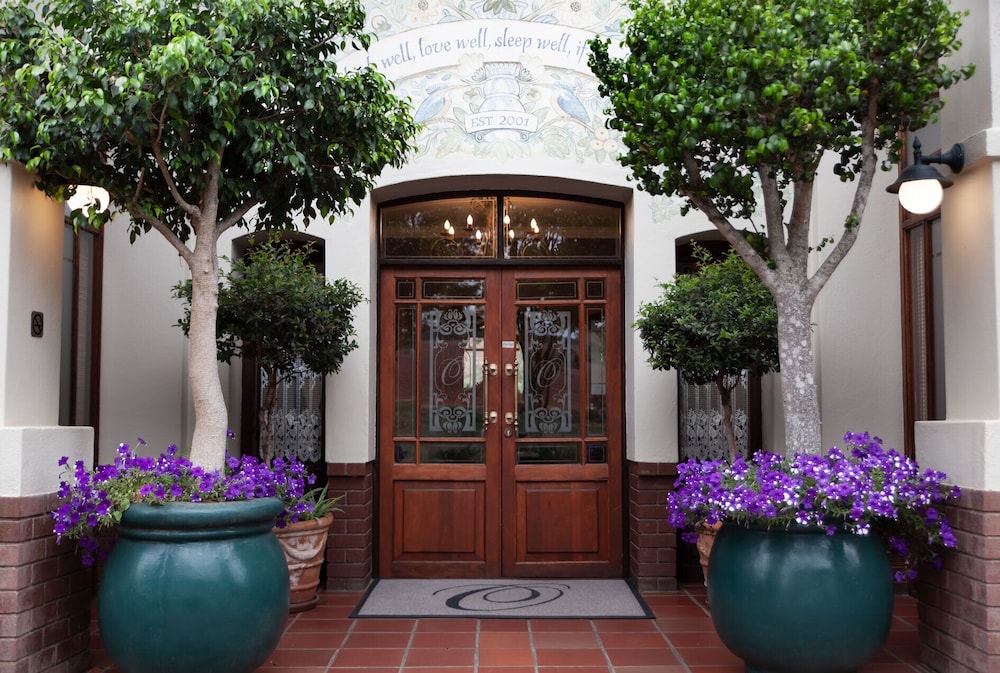 olivers restaurant and lodge