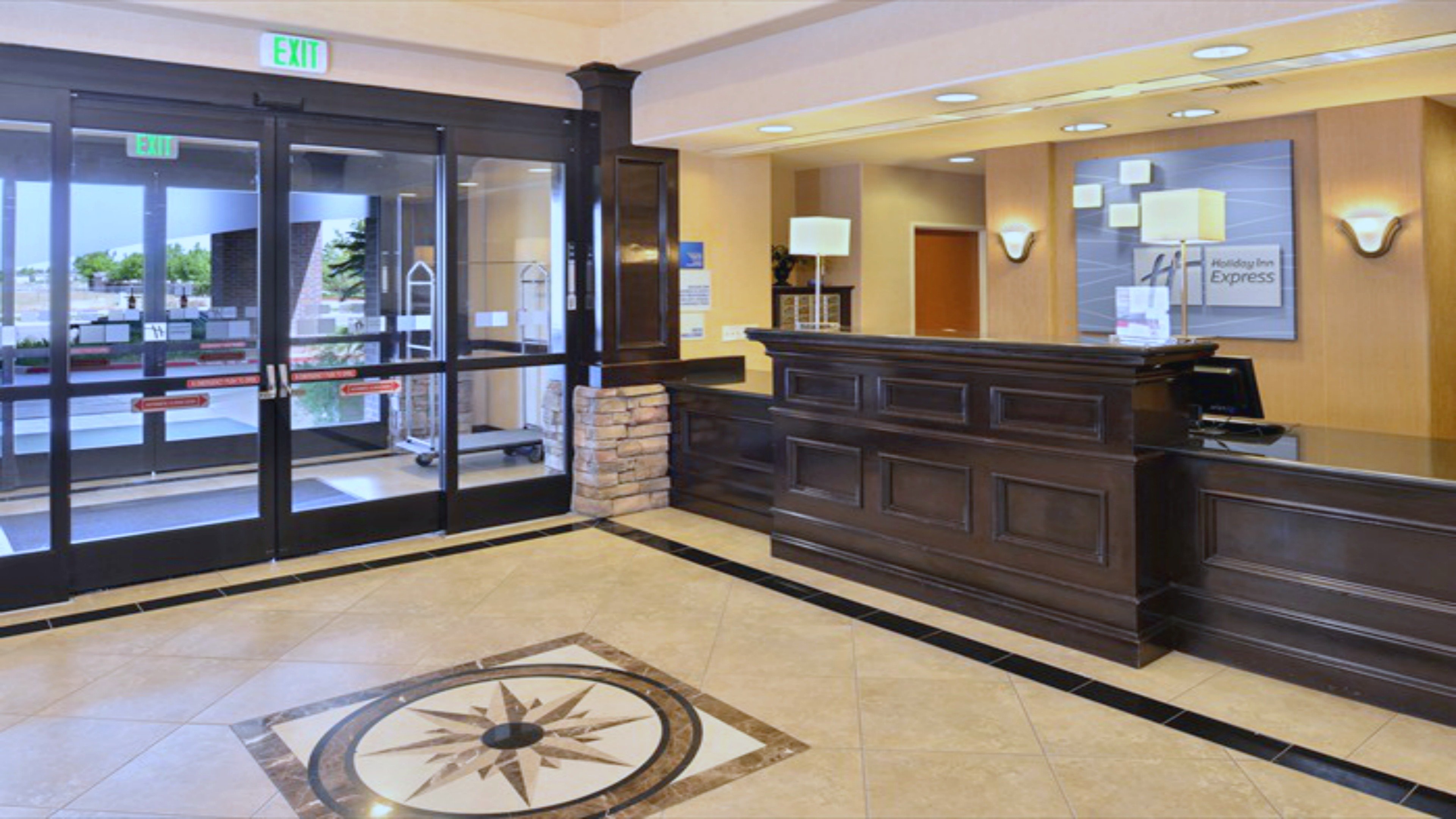 holiday inn express hotel and suites lincoln by ihg